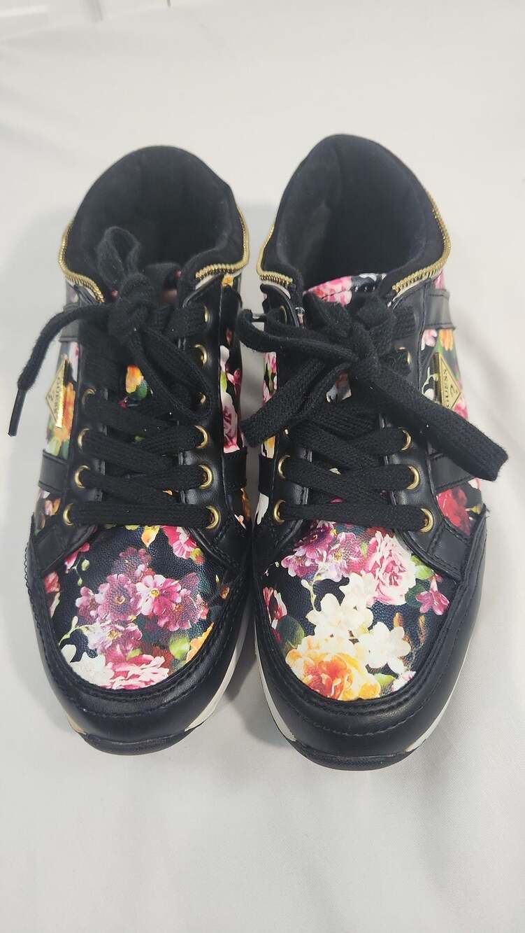 Guess Blaney Floral Print Sneakers Size 9M